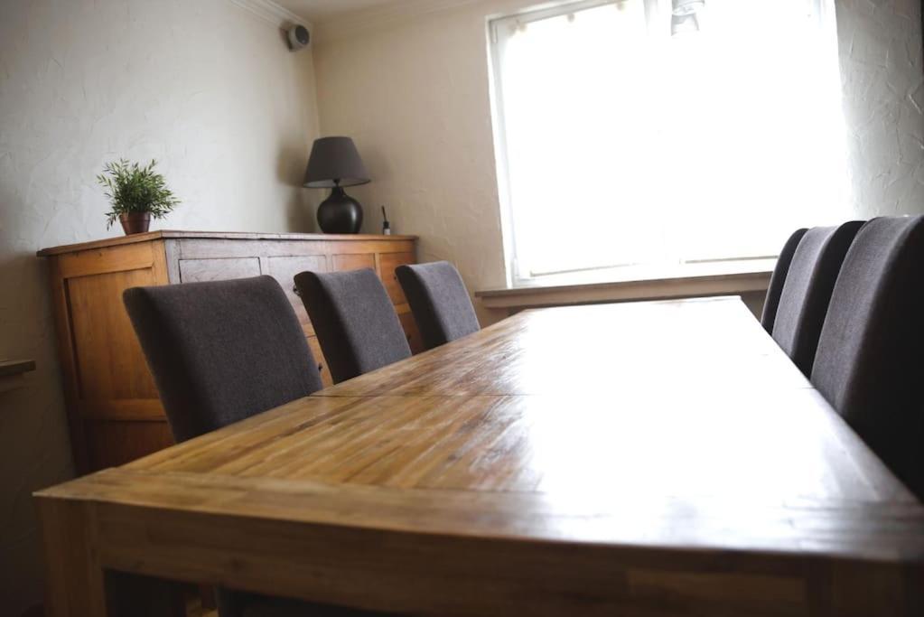 Cozy 3 Bedroom House With 11 Kw Electric Car Charger